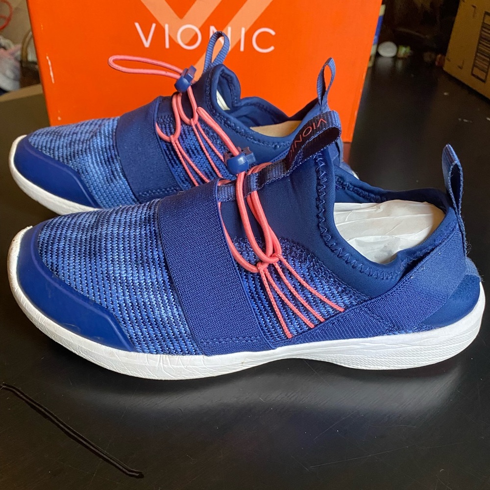 Vionic slip on Sneakers Alaina Navy Blue size 7